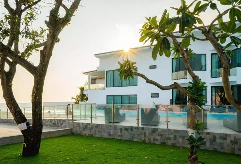 ホテル Rattana Pura Beach Resort