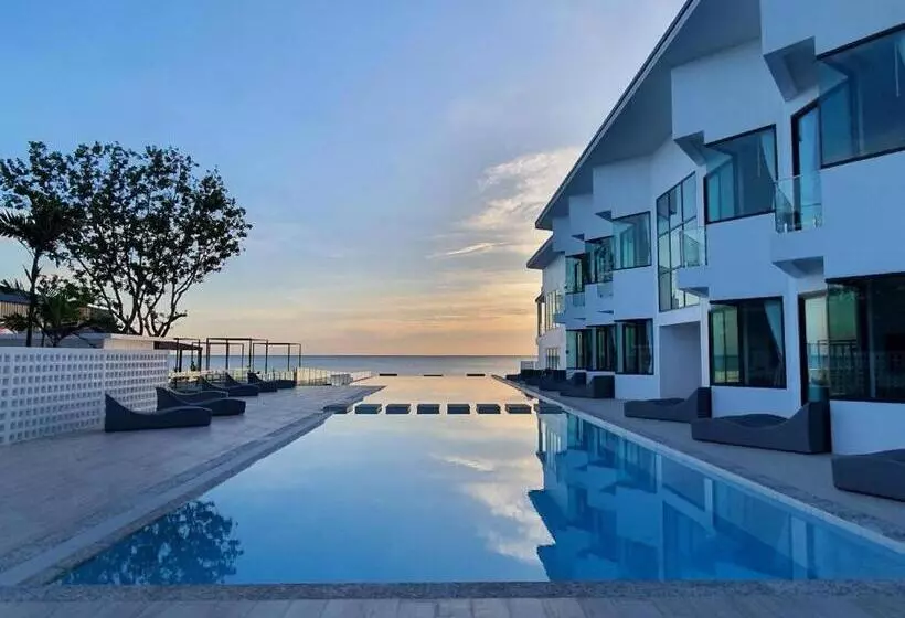 ホテル Rattana Pura Beach Resort