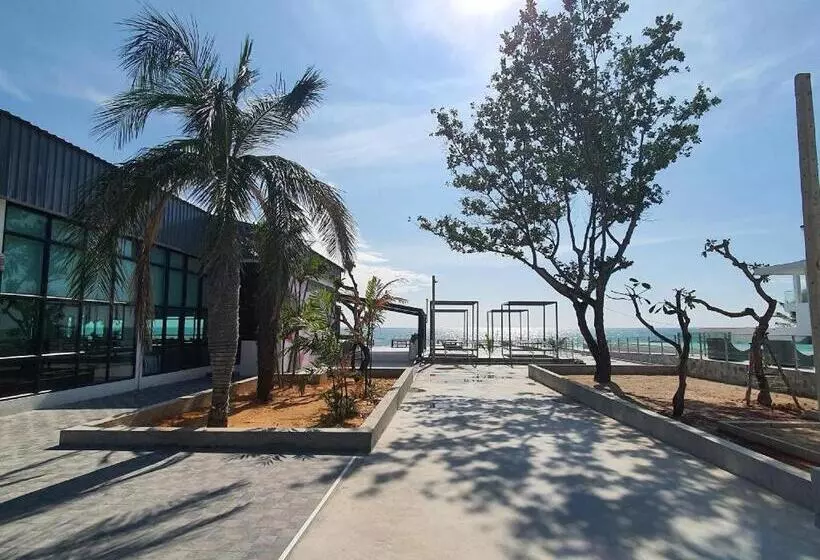 ホテル Rattana Pura Beach Resort