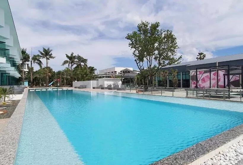 ホテル Rattana Pura Beach Resort