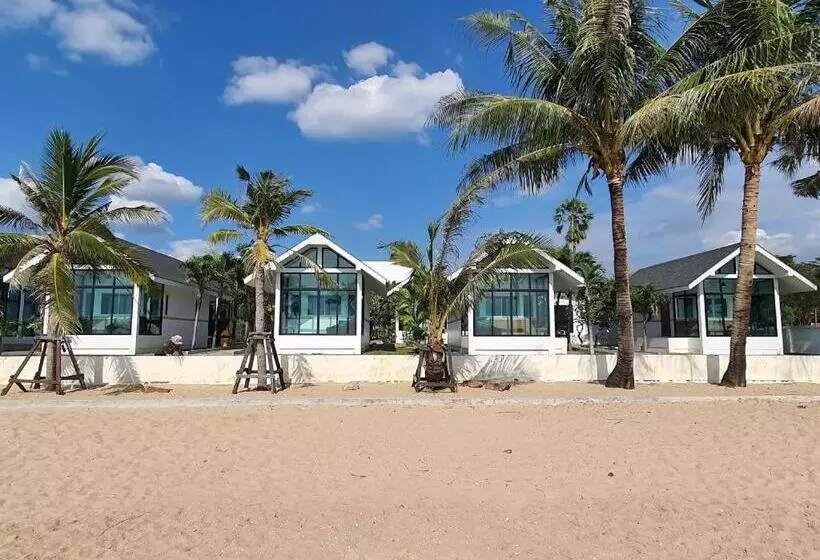 ホテル Rattana Pura Beach Resort