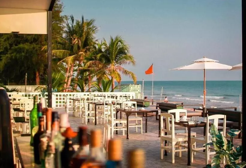 ホテル Rattana Pura Beach Resort