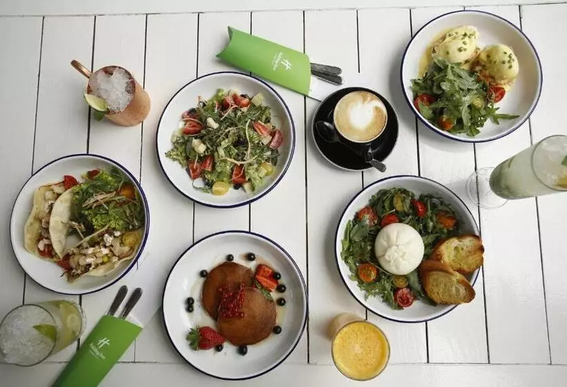 هتل Holiday Inn Tbilisi, An Ihg