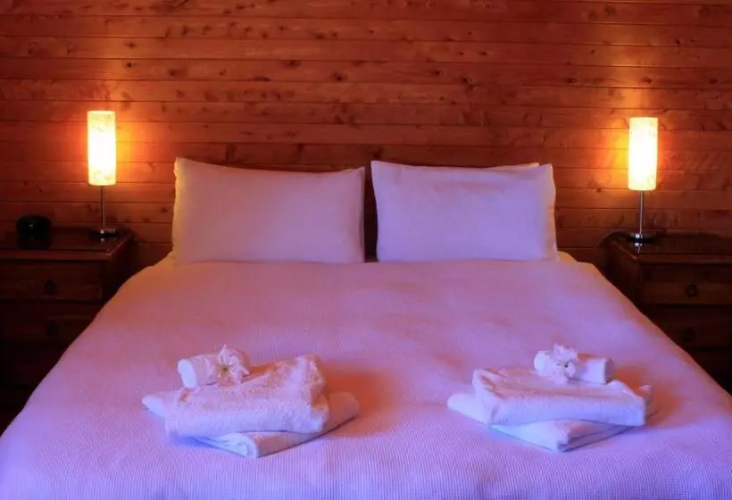 فندق Kimi Ora Eco Resort