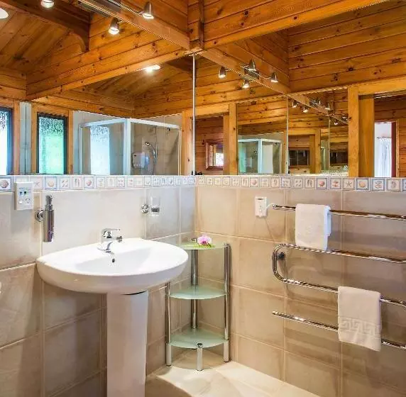 فندق Kimi Ora Eco Resort