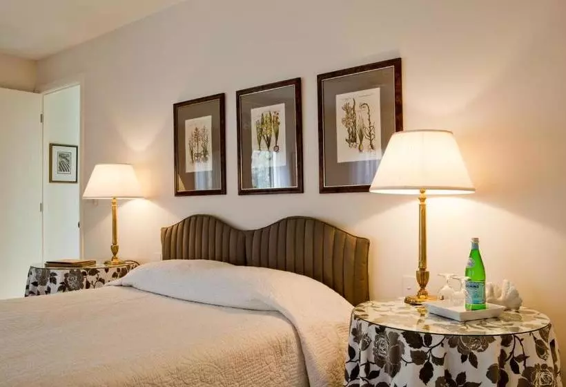 בית מלון כפרי Thorn Park By The Vines