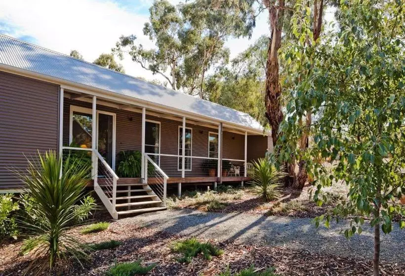 בית מלון כפרי Thorn Park By The Vines