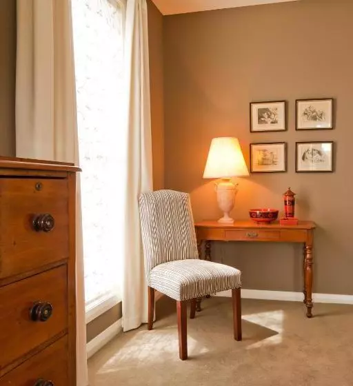 בית מלון כפרי Thorn Park By The Vines