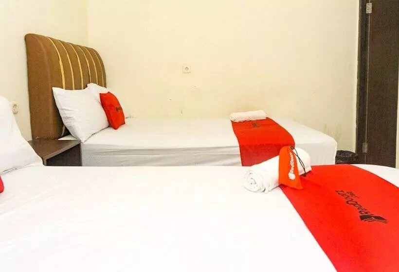 ペンション Reddoorz Near Sentani Airport Jayapura