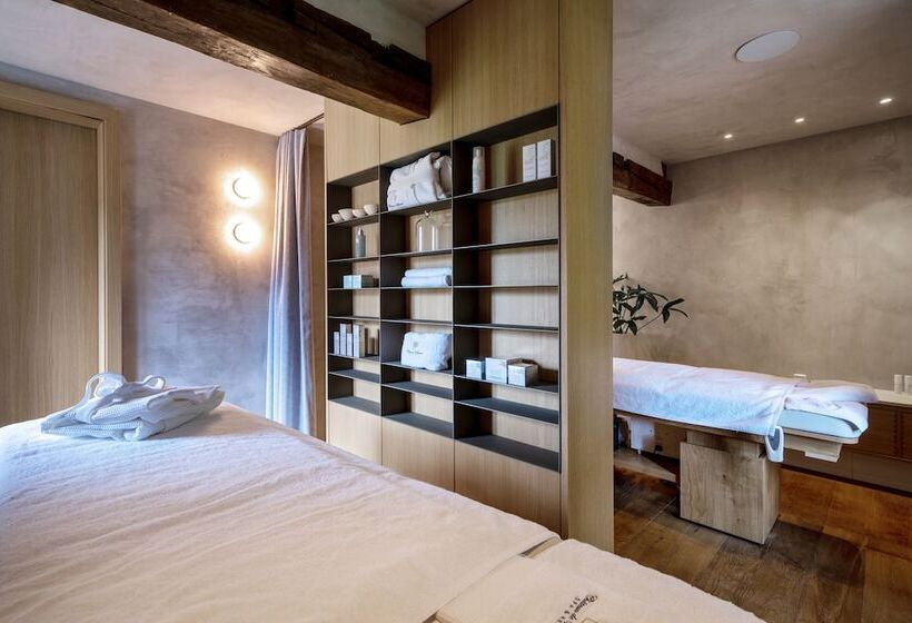 Отель Château De Wallerand