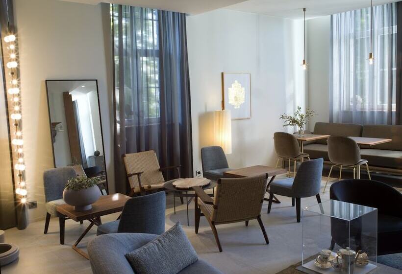 Отель Château De Wallerand