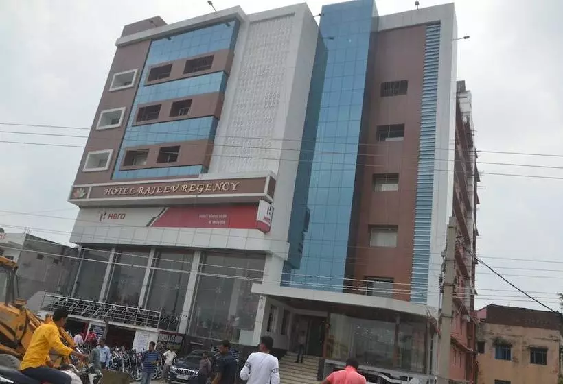 Hotel Rajeev Regency