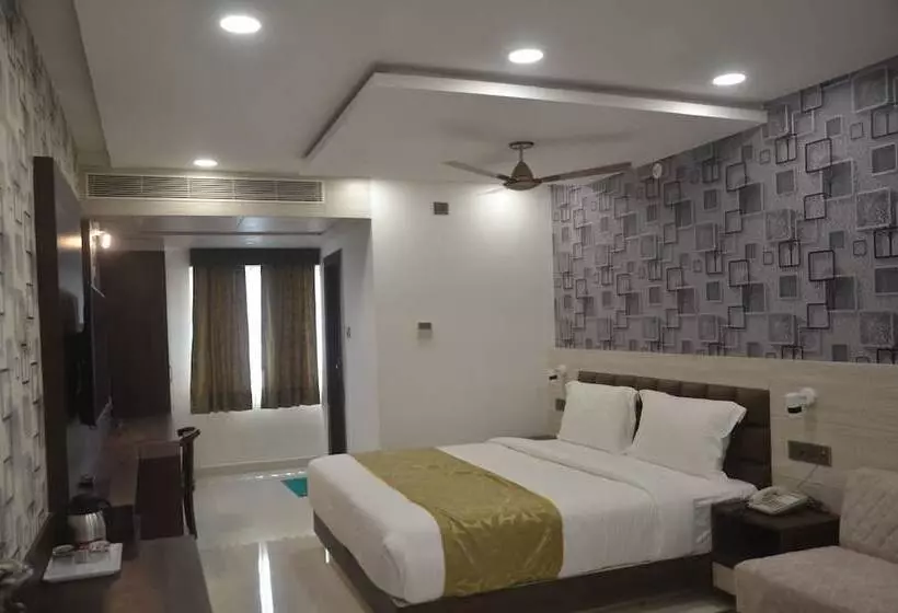 Hotel Rajeev Regency