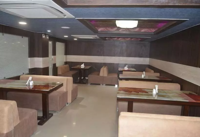 Hotel Rajeev Regency