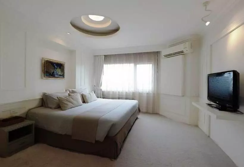 هتل V Verve Service Apartment