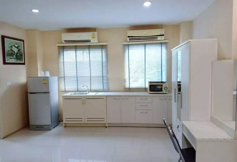 هتل V Verve Service Apartment