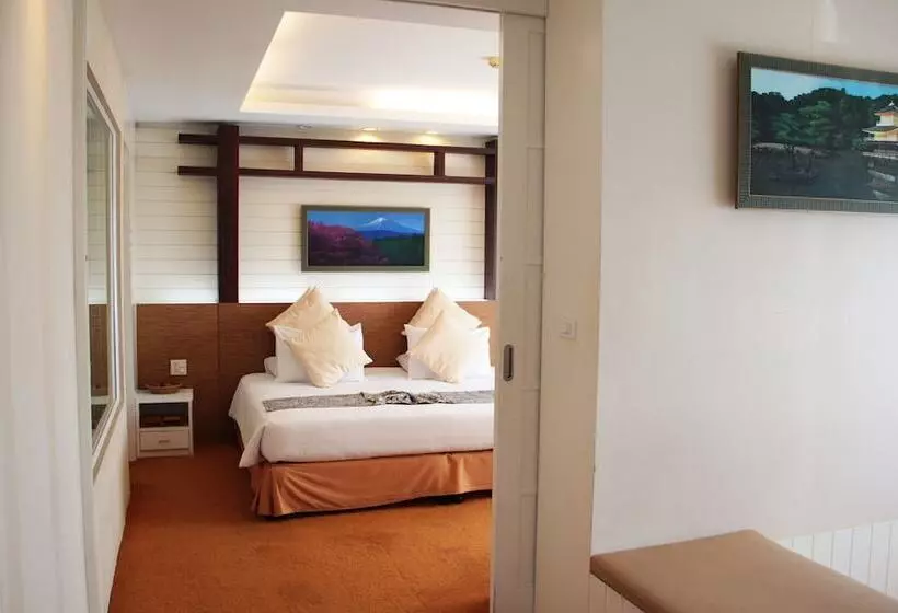 هتل V Verve Service Apartment
