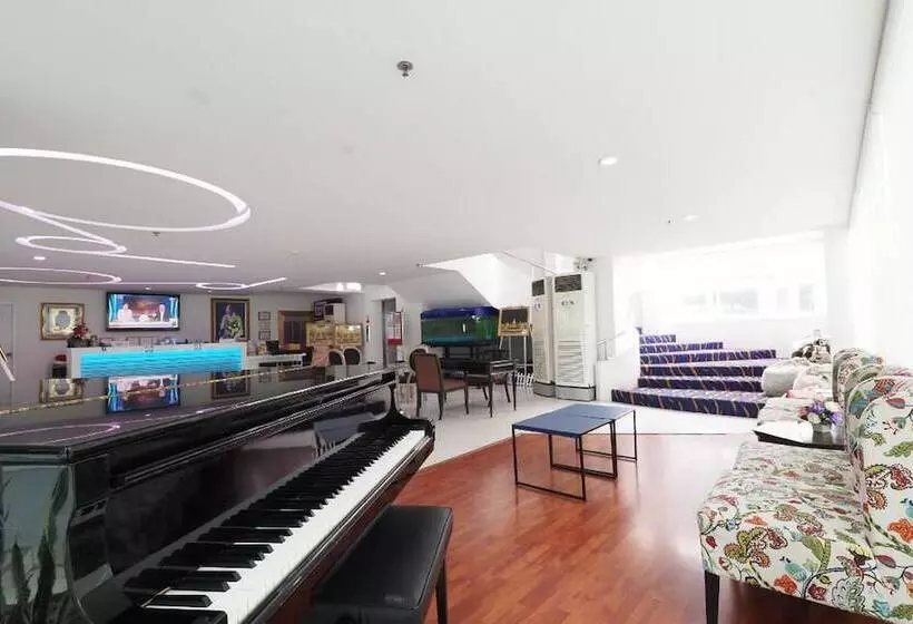 هتل V Verve Service Apartment