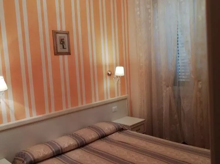 تختخواب و صبحانه La Corte Dei Principi Residenza D Epoca