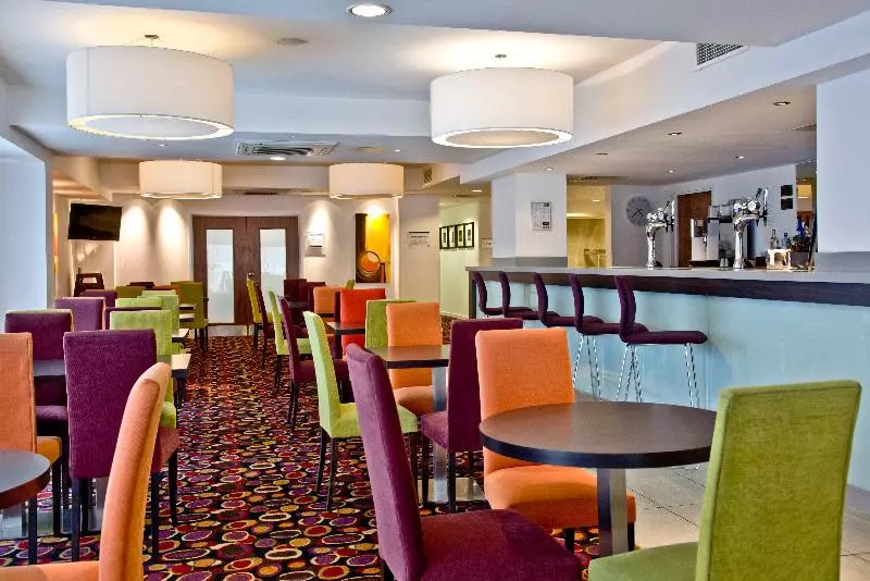 ホテル Holiday Inn Express Birmingham–south A45