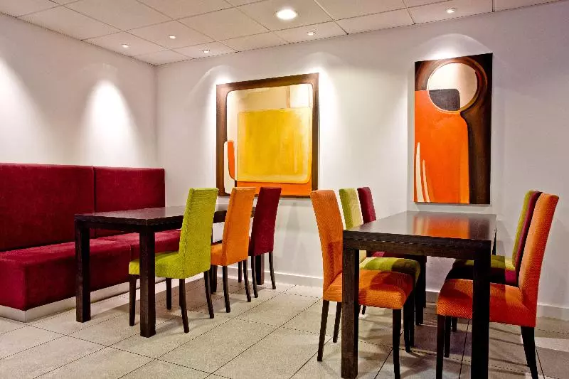 ホテル Holiday Inn Express Birmingham–south A45