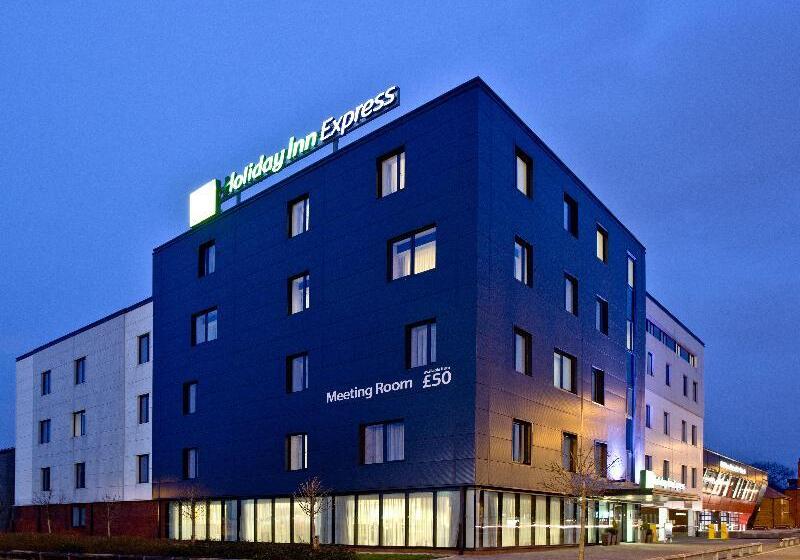 ホテル Holiday Inn Express Birmingham–south A45