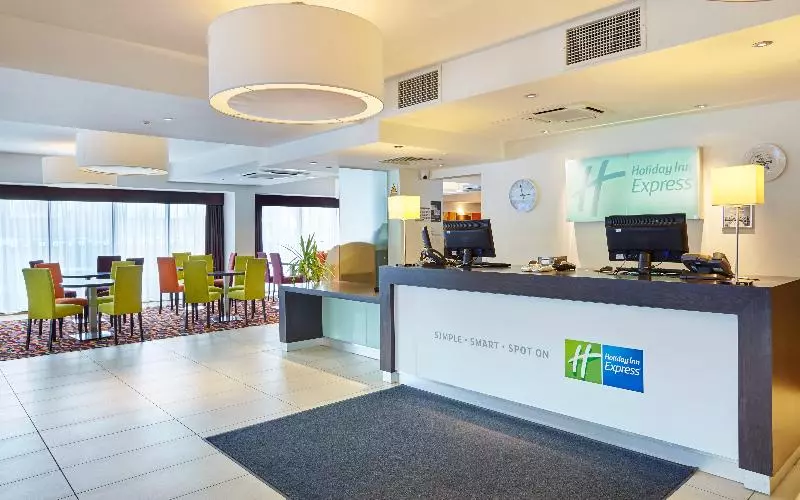 ホテル Holiday Inn Express Birmingham–south A45
