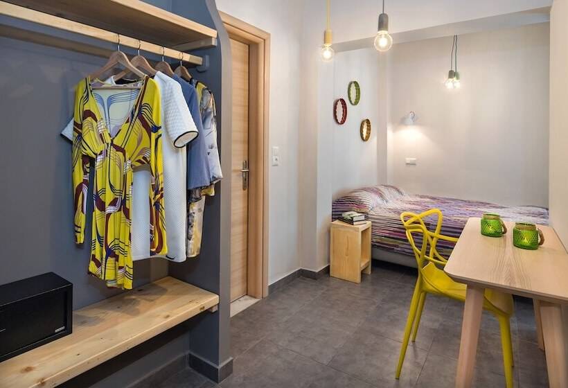 Pension (Hôtel basse catégorie) Summer Time