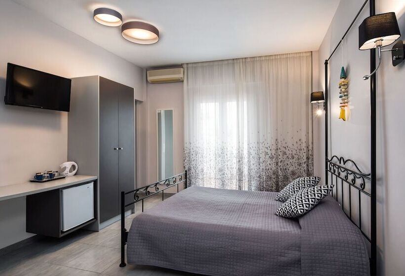 Pension (Hôtel basse catégorie) Summer Time