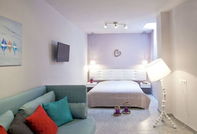 Pension (Hôtel basse catégorie) Summer Time