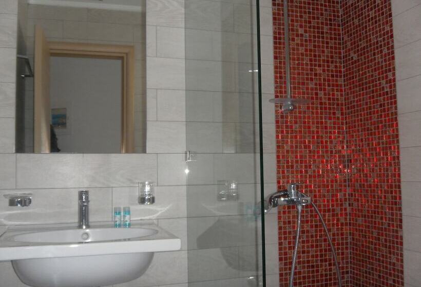 Pension (Hôtel basse catégorie) Summer Time