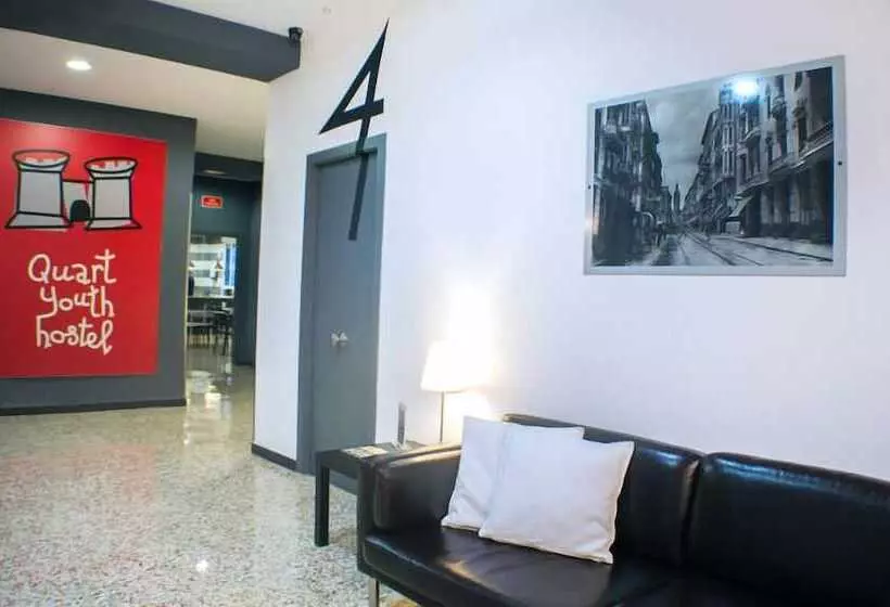 Quart Youth Hostel & Apartments