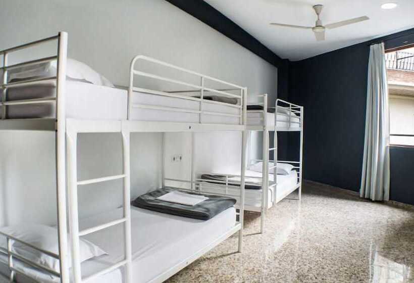 Quart Youth Hostel & Apartments