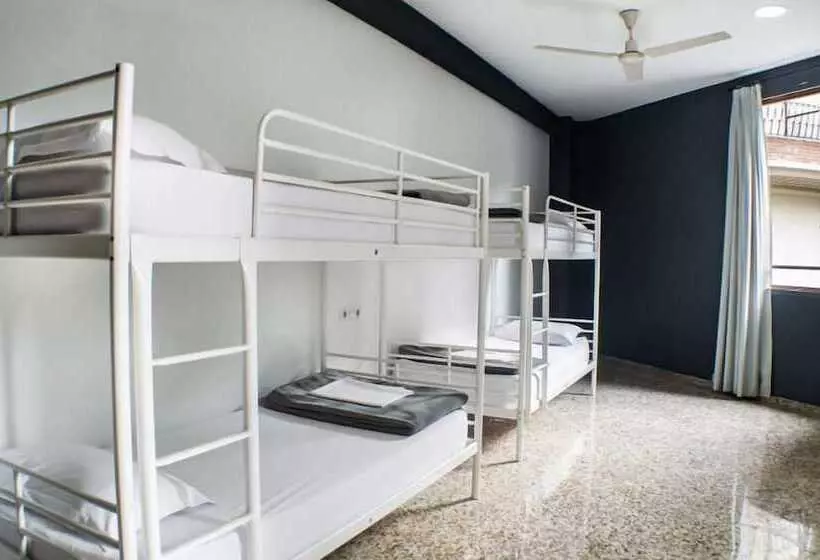 Quart Youth Hostel & Apartments