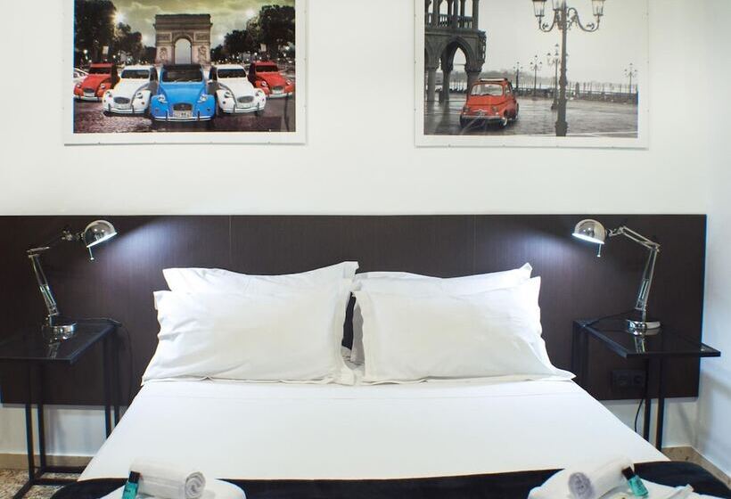 Quart Youth Hostel & Apartments