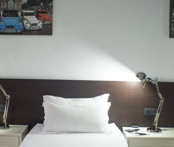 Quart Youth Hostel & Apartments