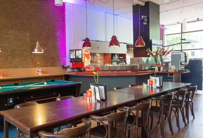 Stayokay Amsterdam Stadsdoelen Hostel