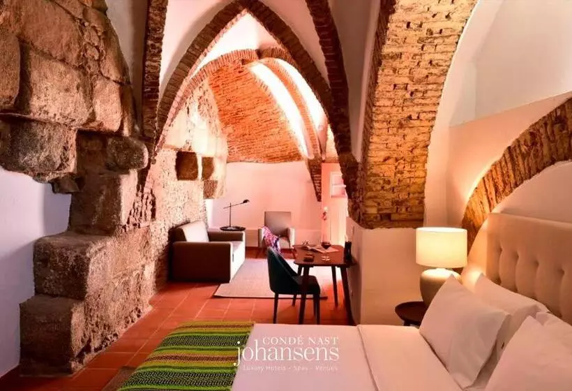 Noble House Essence Évora by Unlock Hotels