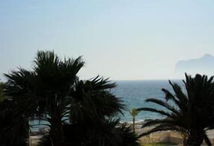 Hostal Safestay Calpe Seafront