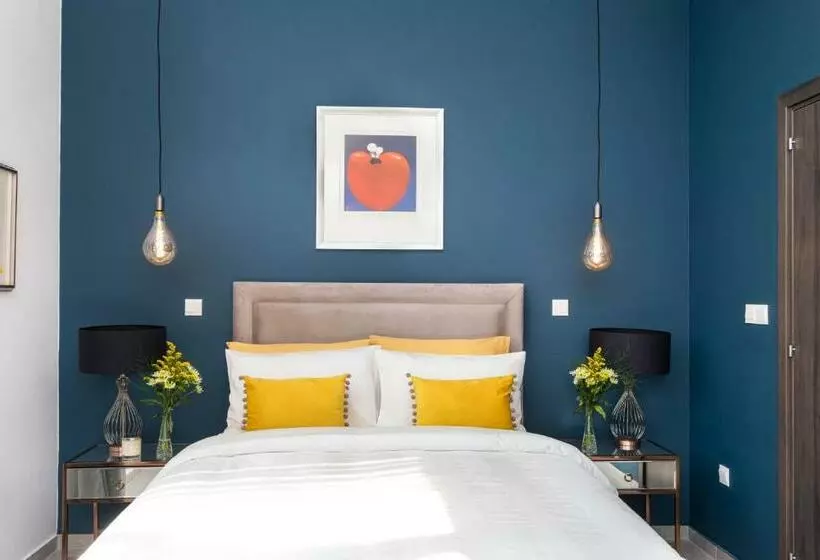 تختخواب و صبحانه Rooms At Villa Amour Cyprus