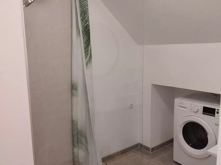 پانسیون Guesthouse Hateigi