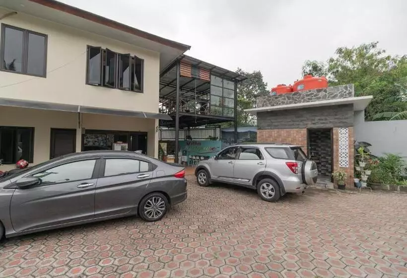 Aamiaismajoitus (B&B) Reddoorz Plus Near Jungeland Sentul
