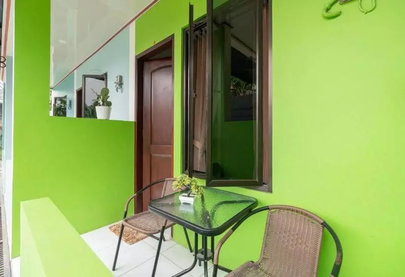 Aamiaismajoitus (B&B) Reddoorz Plus Near Jungeland Sentul