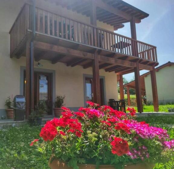 Отель Albergo Diffuso Borgo Retrosi Di Amatrice