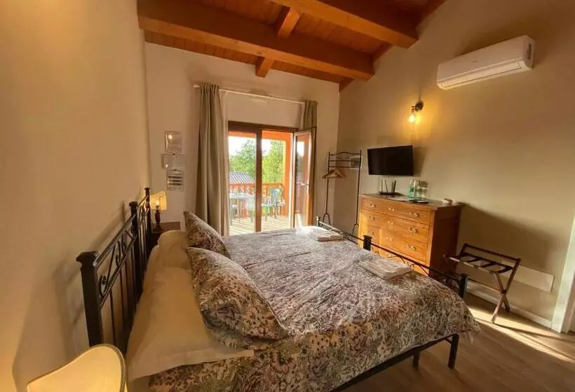 Hotelli Albergo Diffuso Borgo Retrosi Di Amatrice