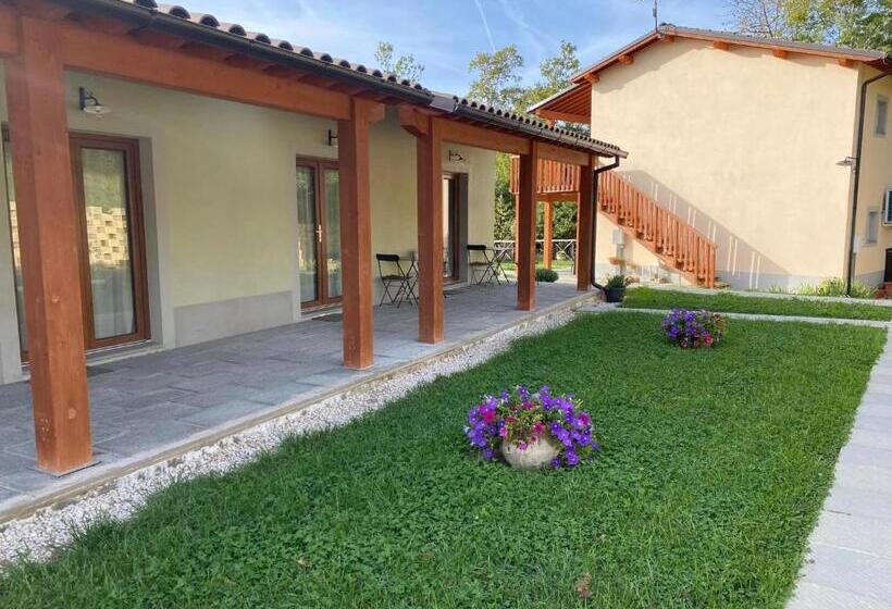 Отель Albergo Diffuso Borgo Retrosi Di Amatrice