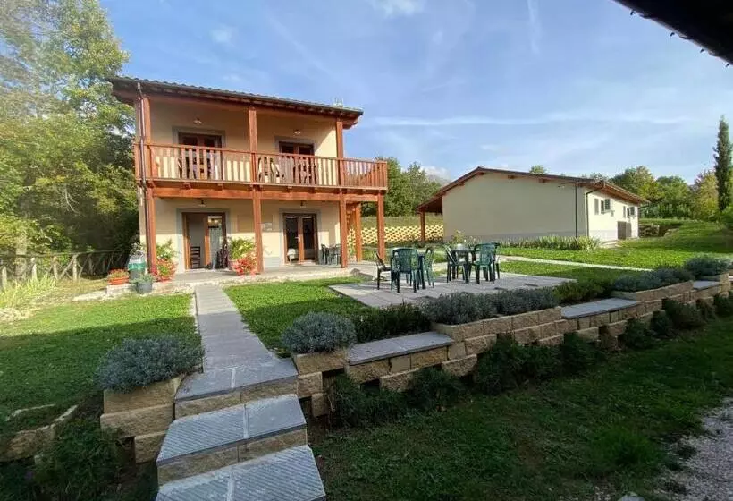 Hotelli Albergo Diffuso Borgo Retrosi Di Amatrice