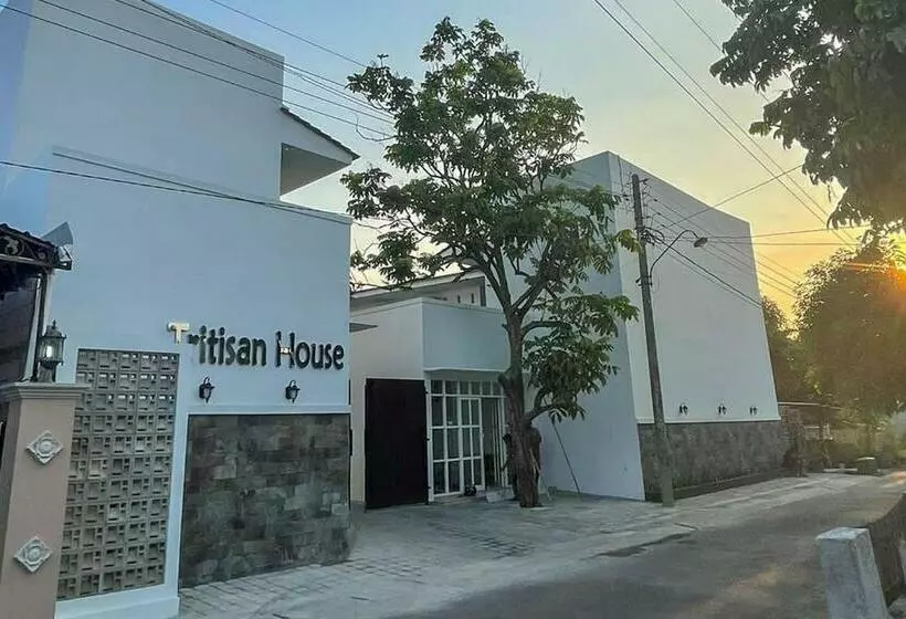 Hotel Tritisan House Redpartner