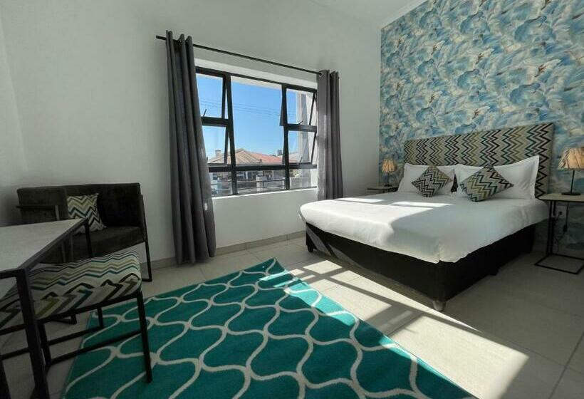 פנסיון 24 On York Guesthouse