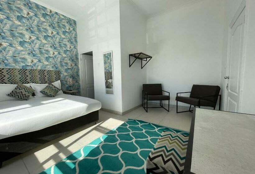 פנסיון 24 On York Guesthouse